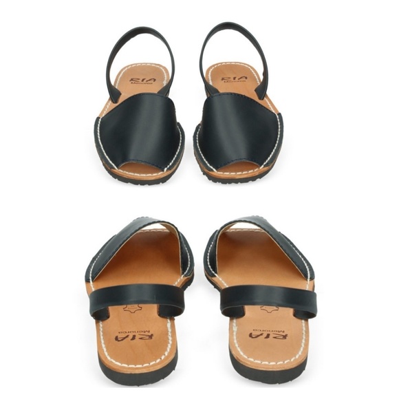 Shoes - 🎈Ria Menora Sandal, EUC, Sz  38
